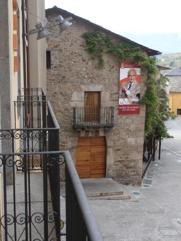 Hostal Virgen De La Encina Понферрада Номер фото